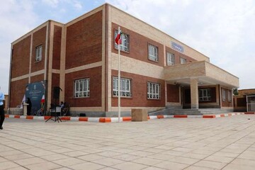 اداره کل نوسازی نیاز به نوسازی دارد. این اداره کل را به حیاط خلوت پایداری تبدیل نکنید اداره کل نوسازی نیاز به نوسازی دارد. این اداره کل را به حیاط خلوت پایداری تبدیل نکنید