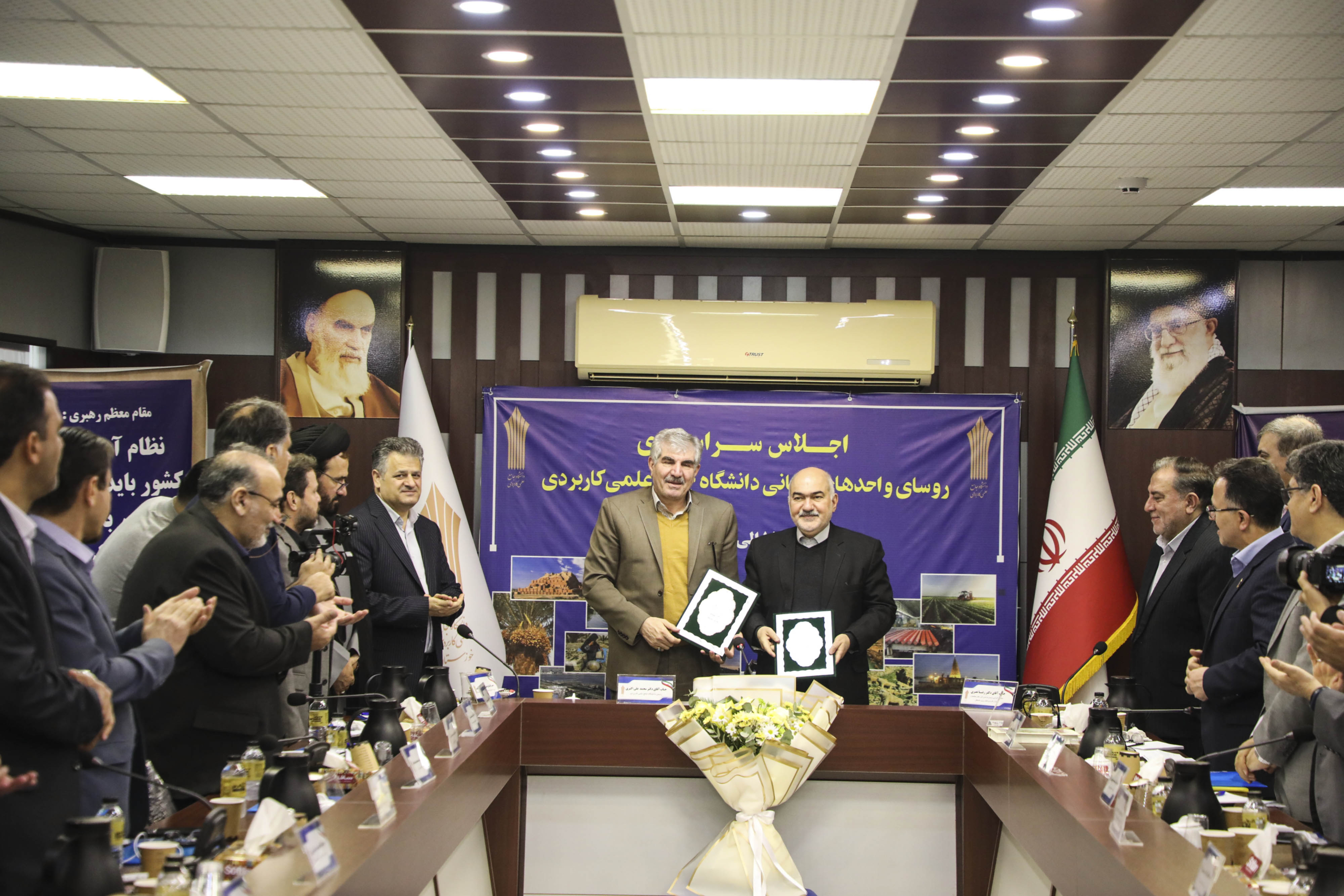 امضای تفاهمنامه توسعه همکاریهای علمی و مهارتی میان دانشگاه جامع علمی کاربردی و استانداری خوزستان امضای تفاهمنامه توسعه همکاریهای علمی و مهارتی میان دانشگاه جامع علمی کاربردی و استانداری خوزستان