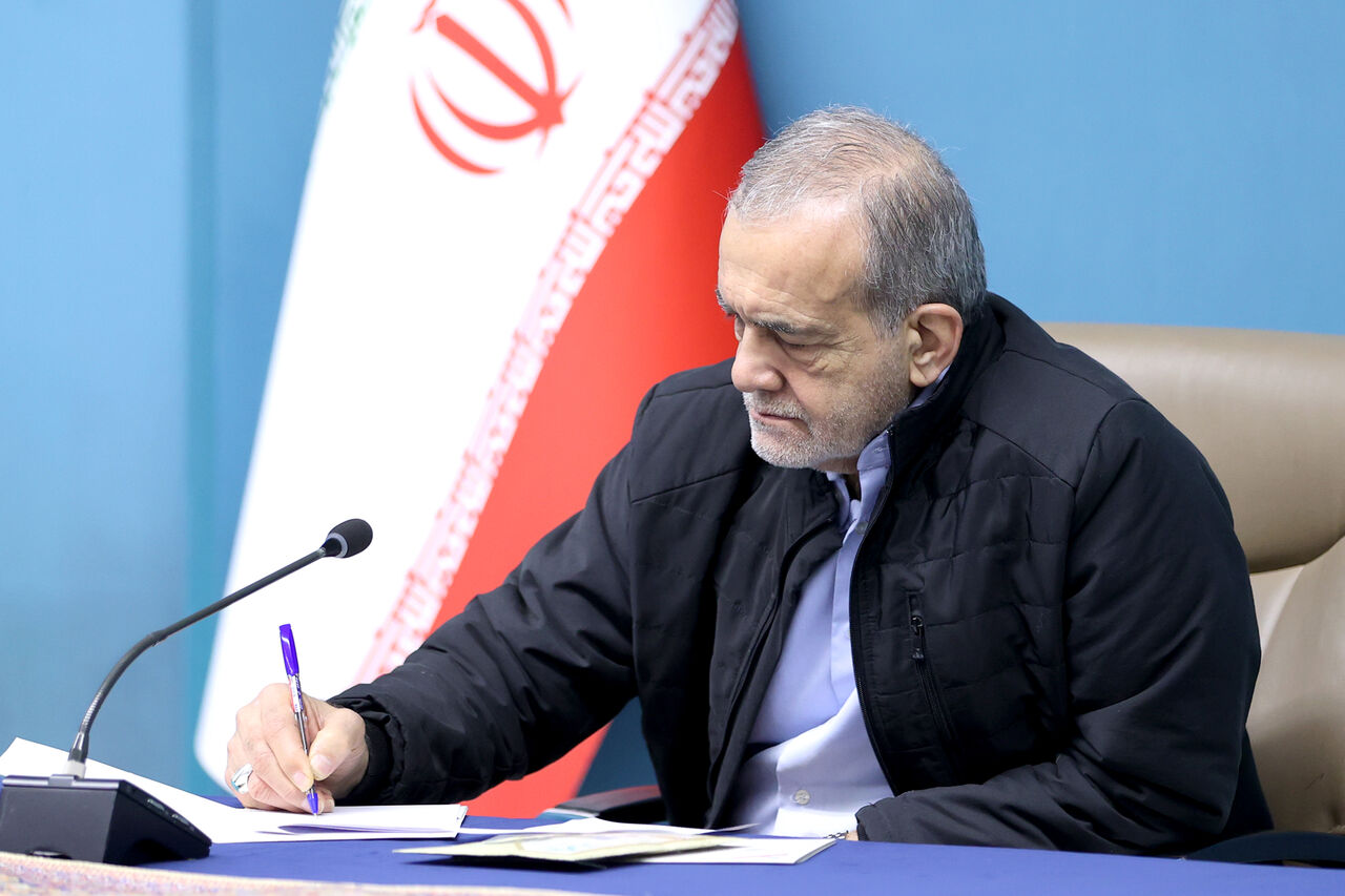 پزشکیان: کسب تفاهم از طریق گفتوگو و وفاق از اصول اصلی فعالیت روابطعمومیهاست